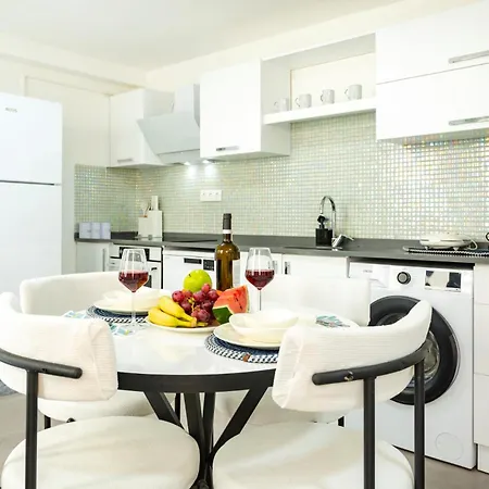 Westcoast 1-bedroom Located Heart Of Old Town בית נופש *