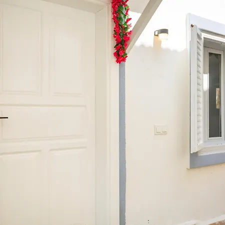 Westcoast 1-bedroom Located Heart Of Old Town Holiday home