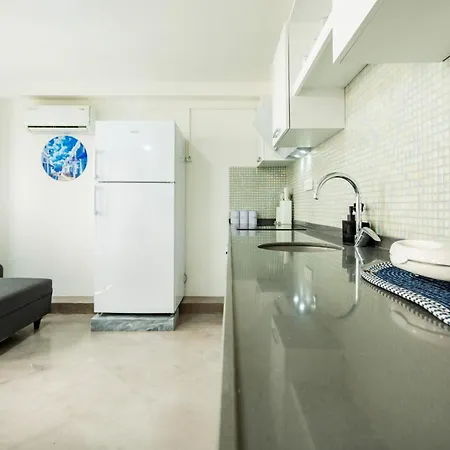 Westcoast 1-bedroom Located Heart Of Old Town *